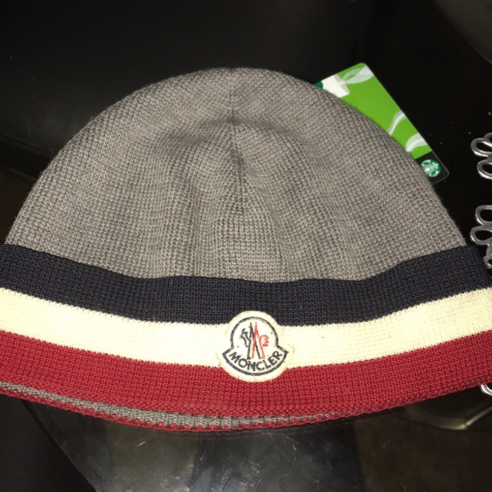 Monocled winter hat